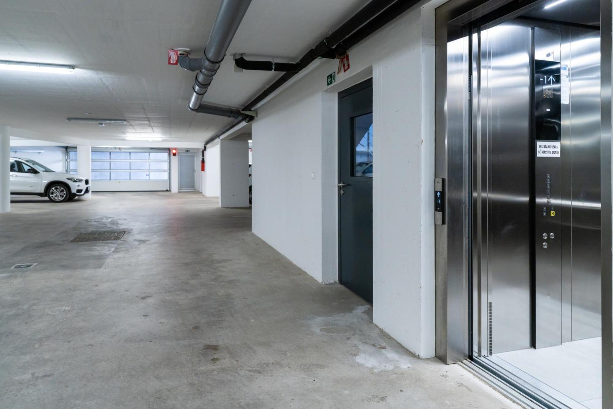 Appartement Tres Fenestras Zadar - Private Parking Extérieur photo